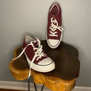 Maroon Low top Converse